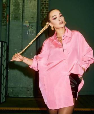 Маргарита Ора - Джейсон Момоа - Та-самая-розовая-рубашка: на этот раз — у Риты Оры - skuke.net