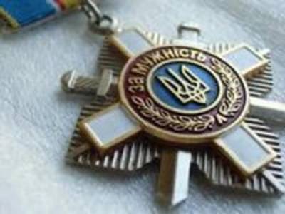 Владимир Зеленский - Зеленский наградил орденами украинских националистов, участвовавших в войне против Донбасса, посмертно - argumenti.ru - Украина - Шахтерск