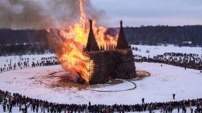 Масленица: россияне проводили зиму и пандемию - ru.euronews.com - Россия - Франция - Бразилия - Канада - Калужская обл.