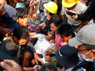 Аун Сан Су Чжи - Почти 40 человек погибли в ходе воскресных протестов в Мьянме - rosbalt.ru - Бирма