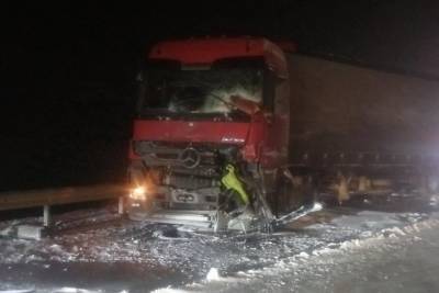 Два грузовика столкнулись и создали пробку на трассе в Читинском районе - chita.ru - Хабаровск - Забайкальский край - Чита