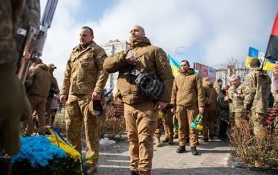 Александр Дубинский - Итоги 14.03: День добровольца и перемены у "слуг" - korrespondent.net - Киев