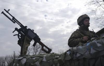 Сутки в ООС: 13 обстрелов, ранен боец ВСУ - korrespondent.net - Донбасс