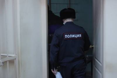 Валерий Горелых - В Екатеринбурге арестовали трех полицейских, обвиняемых в сокрытии наркоторговли - znak.com - Екатеринбург - Свердловская обл.
