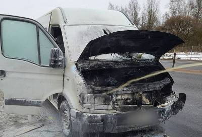 В Смоленском районе на ходу загорелся фургон - rabochy-put.ru - Смоленск