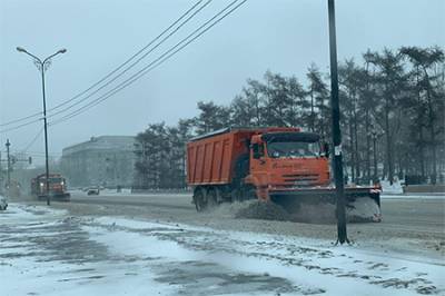 Руслан Болотов - В Иркутске устранили последствия сильного ветра и метели - runews24.ru - Иркутск - Первомайск