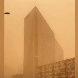 Пекин накрыла сильная песчаная буря. Видео - reporter-ua.com - Китай - Пекин - Столица