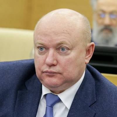 Владимир Путин - Андрей Красов - В Госдуме собщили о гибели в Сирии за время вооруженного конфликта 112 российских военнослужащих - argumenti.ru - Сирия - Минобороны