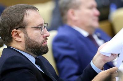 Антон Горелкин - Горелкин допустил изменение порога для декларации криптовалюты - pnp.ru