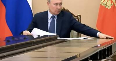 Владимир Путин - Владимир Соловьев - На росТВ показали, как Путин ловил карандаш: реакция соцсетей оказалась не такой, как ожидалось - dsnews.ua - Россия