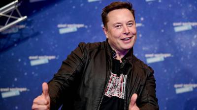 Илон Маск - Илон Маск - Джордж Мартин - Илон Маск сменил официальное название своей должности в Tesla на «технокороля» - gazeta.ru