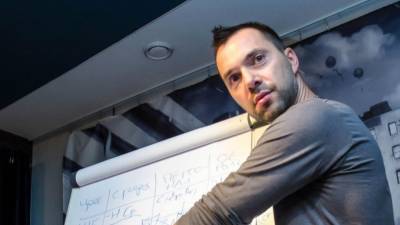Владимир Зеленский - Алексей Арестович - Арестович озвучил свой прогноз по развитию ситуации между Украиной и Донбассом - nation-news.ru