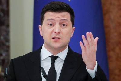 Владимир Зеленский - Дмитрий Кулеба - Украинские дипломаты во всем мире перейдут на удаленку - lenta.ru - Киев