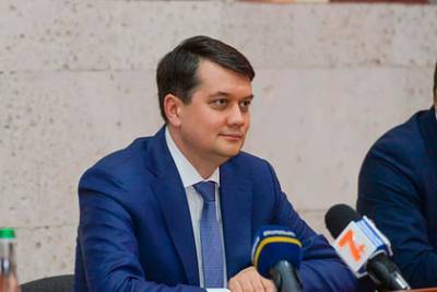 Дмитрий Разумков - Спикер Рады оценил возможность наказания депутатов за соглашения о флоте в Крыму - lenta.ru - Крым