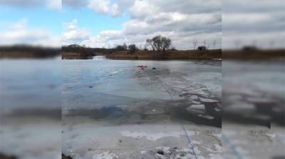 Рыбак провалился под лед на Свислочи в Минске - naviny.by - Минск