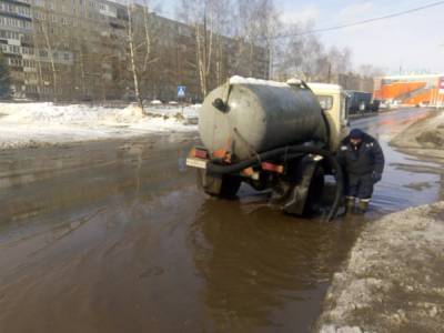 Откачка талых вод началась на проспекте 70 лет Октября в Сормове - vgoroden.ru - Нижний Новгород - район Сормовский - Нижний Новгород