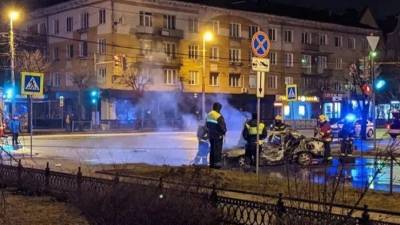 В Калининграде водитель устроил огненное смертельное ДТП — жуткие кадры - 5-tv.ru - Россия - Калининград