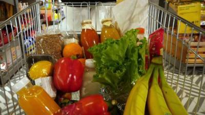 За февраль фрукты и овощи в Ленобласти подорожали на 5,8% - piter.tv - Ленинградская обл. - Виноград
