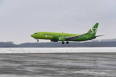 Российский пассажирский самолет резко сменил курс во время полета - lenta.ru - Новосибирск - Иркутск