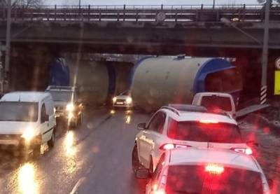 Фото и видео: цистерны упали на дорогу после ДТП на «Коле» во Всеволожском районе - ivbg.ru - Ленинградская обл.