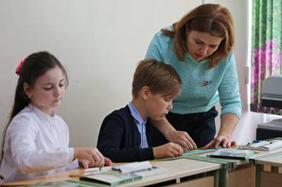 Михаил Мишустин - Минпросвещения подготовит предложения по поддержке учителей в селах - pnp.ru - Алтайский край