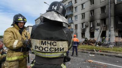 Пожар в ангаре с палетами в Шушарах тушили почти 100 спасателей - dp.ru - Санкт-Петербург