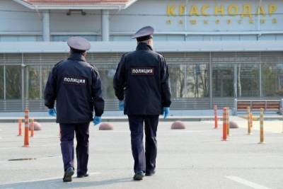Сотрудниц кафе в аэропорту Краснодара подозревают в использовании поддельных медкнижек - kuban.mk.ru - Краснодар