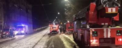 В Челябинске из-за пожара в коммуналке эвакуировали 10 человек - runews24.ru - Челябинская обл. - Челябинск