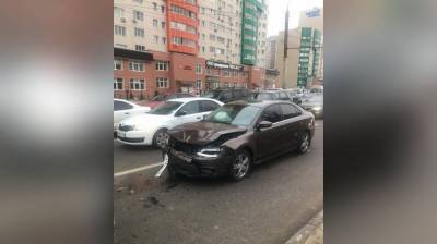 Пьяный воронежец на светофоре устроил ДТП с пятью иномарками - vestivrn.ru - Воронежская обл.