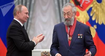Владимир Путин - Артур Чилингаров - Путин присвоил депутату Госдумы Артуру Чилингарову звание заслуженного географа России - ru.armeniasputnik.am