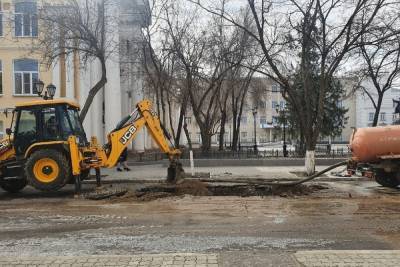В центре Астрахани проблемы с трубами - ast.mk.ru - Астрахань