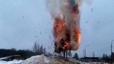 В Сети восхитились сожжением чучела Масленицы из танка под Петербургом - nation-news.ru - Санкт-Петербург