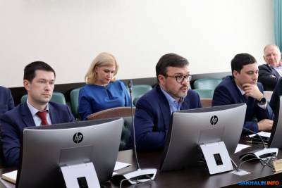 Максим Федотов - Целлофан, разлетающийся с полигона в Ногликах, придавят грунтом - sakhalin.info