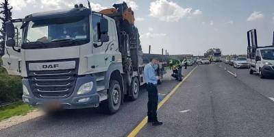 ДТП на шоссе номер 7: водитель вышел из грузовика и погиб - detaly.co.il - Тель-Авив