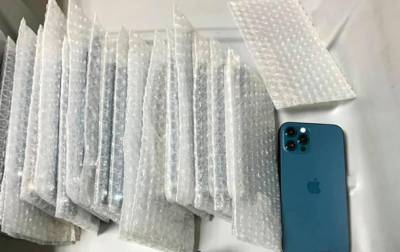 В Борисполе таможенники изъяли партию iPhone - korrespondent.net - Эмираты - Одесса - Борисполь