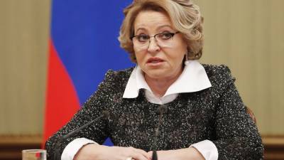 Валентина Матвиенко - Матвиенко выступила за возвращение родительских советов в школах - m24.ru