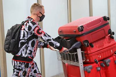 Виталий Пашин - Андрей Андрейченко - В ЛДПР предлагают обязать авиакомпании выдавать багаж в течение часа - pnp.ru
