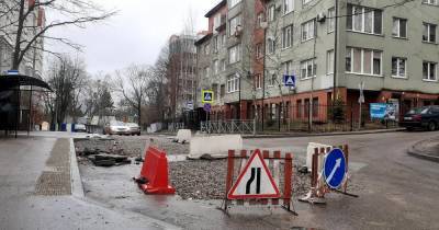 В Калининграде водители проезжают через закрытую на ремонт Тенистую Аллею (фото) - klops.ru - Калининград - Калининградская обл.