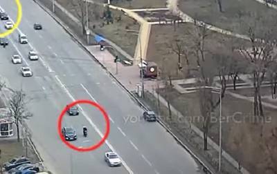 Антон Геращенко - В Киеве мотороллер ушел от погони полиции - korrespondent.net - Киев