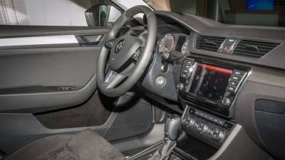 В России отзывают 685 автомобилей Skoda из-за ошибки в ПО - mir24.tv