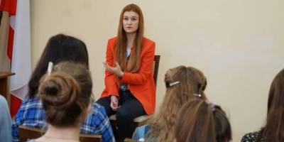 Мария Бутина - Мария Бутина рассказала о защите прав крымчан, которых преследует Украина - ruposters.ru