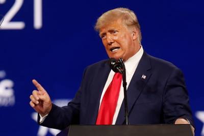 Дональд Трамп - Елизавета II - Меган Маркл - Трамп заявил о желании баллотироваться в президенты США из-за Меган Маркл - lenta.ru