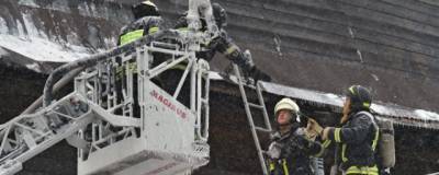 В Ижевске обрушились крыша и потолок в многоквартирном доме - runews24.ru - Ижевск