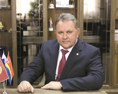 Генеральный директор АО "Калининградский янтарный комбинат" Михаил Зацепин: "Впервые за многие годы наш склад опустел на 70%" - interfax-russia.ru - Калининград