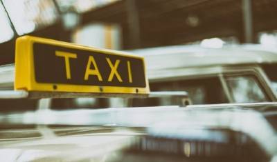 Десятки тысяч таксистов в Британии трудоустроят по решению суда - mirnov.ru - Англия - Великобритания