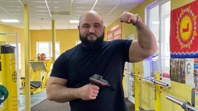 Спортдайджест: российский богатырь поставил рекорд, сдвинув самолет-амфибию - mir24.tv - Грузия - Швеция - Косово