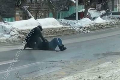 Александр Елисеев - В центре Уфы предприниматель зверски расправился с юристом и оставил умирать на дороге - bloknot.ru - Башкирия - Уфа