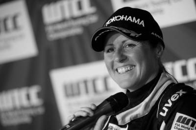 В FIA скорбят по Сабине Шмиц - f1news.ru