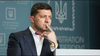 Владимир Зеленский - Олег Саакян - Подыгрывает электорату, – политолог рассказал, что означают решительные шаги Зеленского - 24tv.ua - Новости