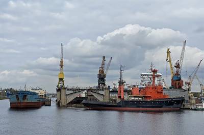 Плавучие хранилища сжиженного газа предлагают регистрировать в международном реестре судов - pnp.ru